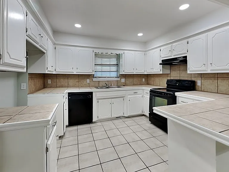 1817 Tim Dr — Photo 7