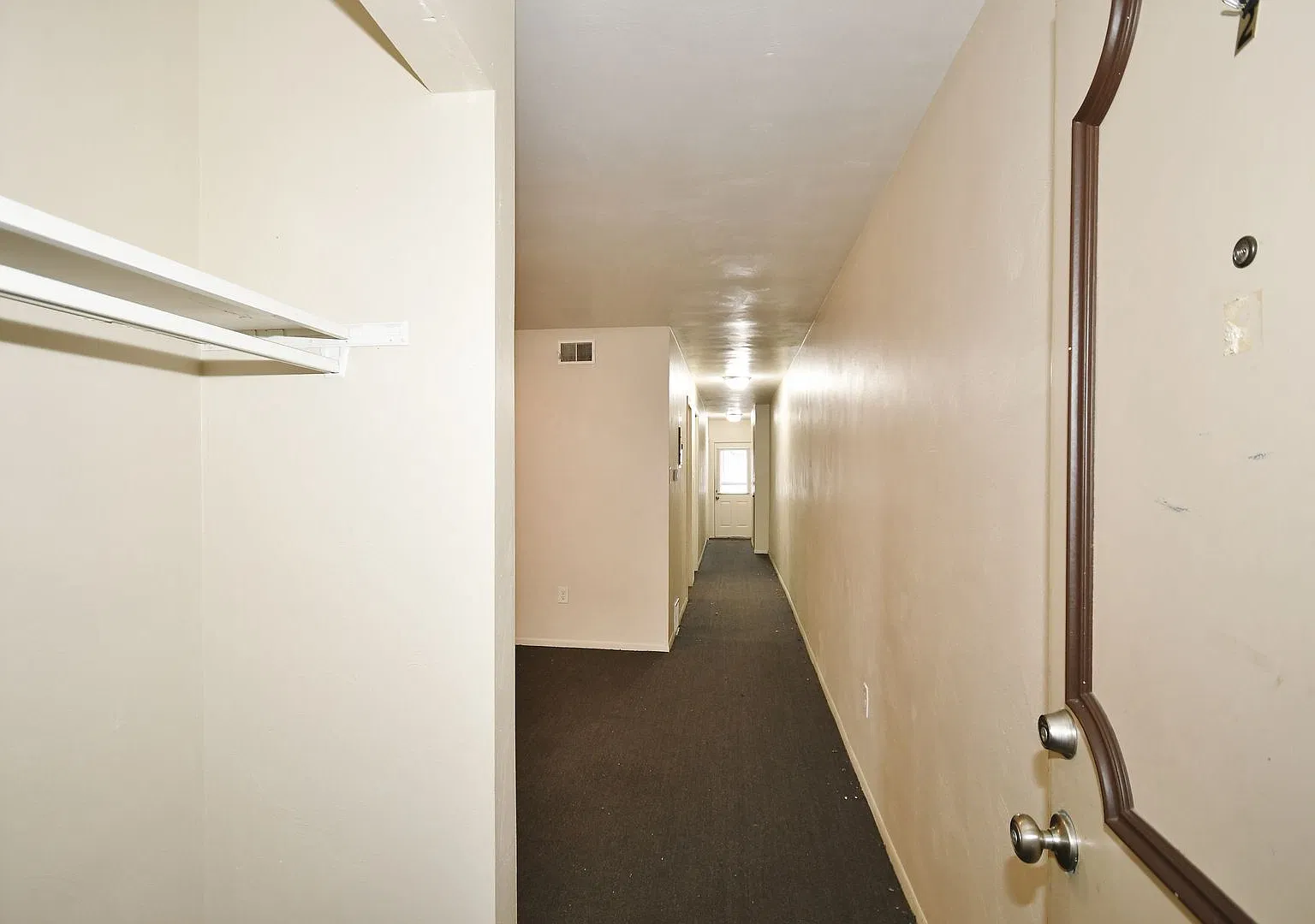 325 Ella Street — Photo 3