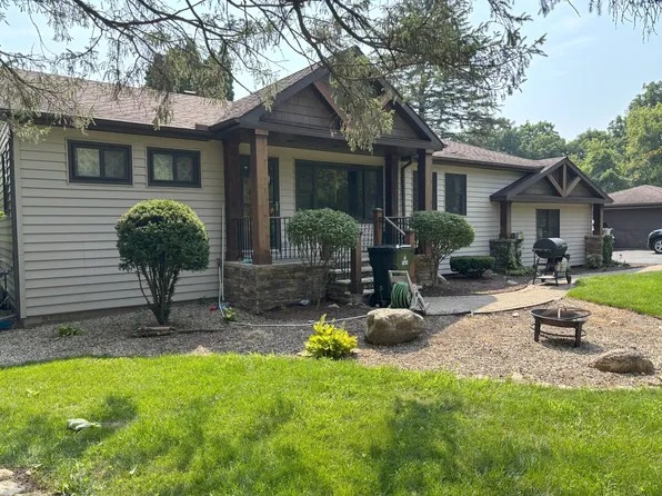 5108 Patton Dr, Wonder Lake, IL 60097