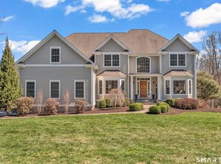 2 Somerset Ln, Sandy Hook, CT 06482