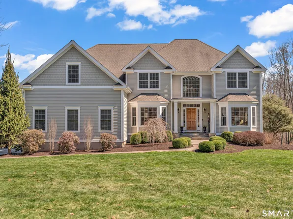 2 Somerset Lane, Newtown, CT 06482