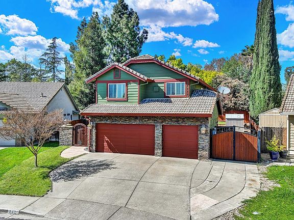 2nd image of 243 Sunridge Way
