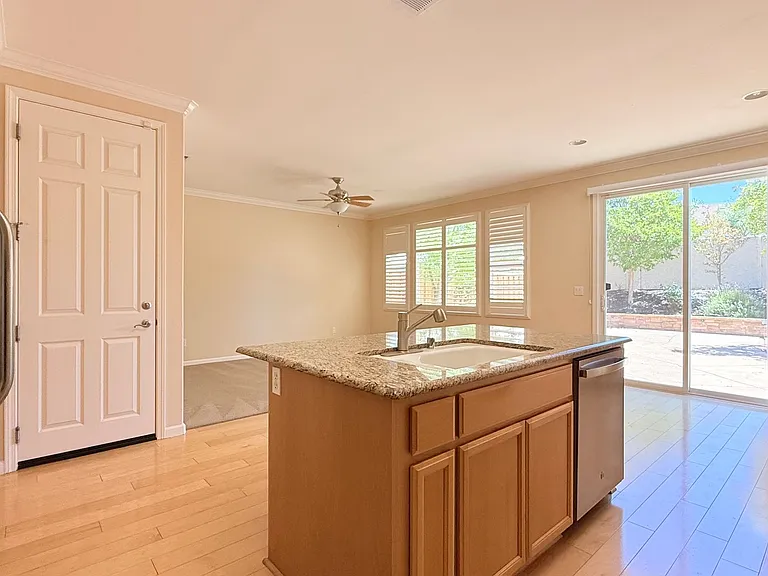 304 Karelian St — Photo 13