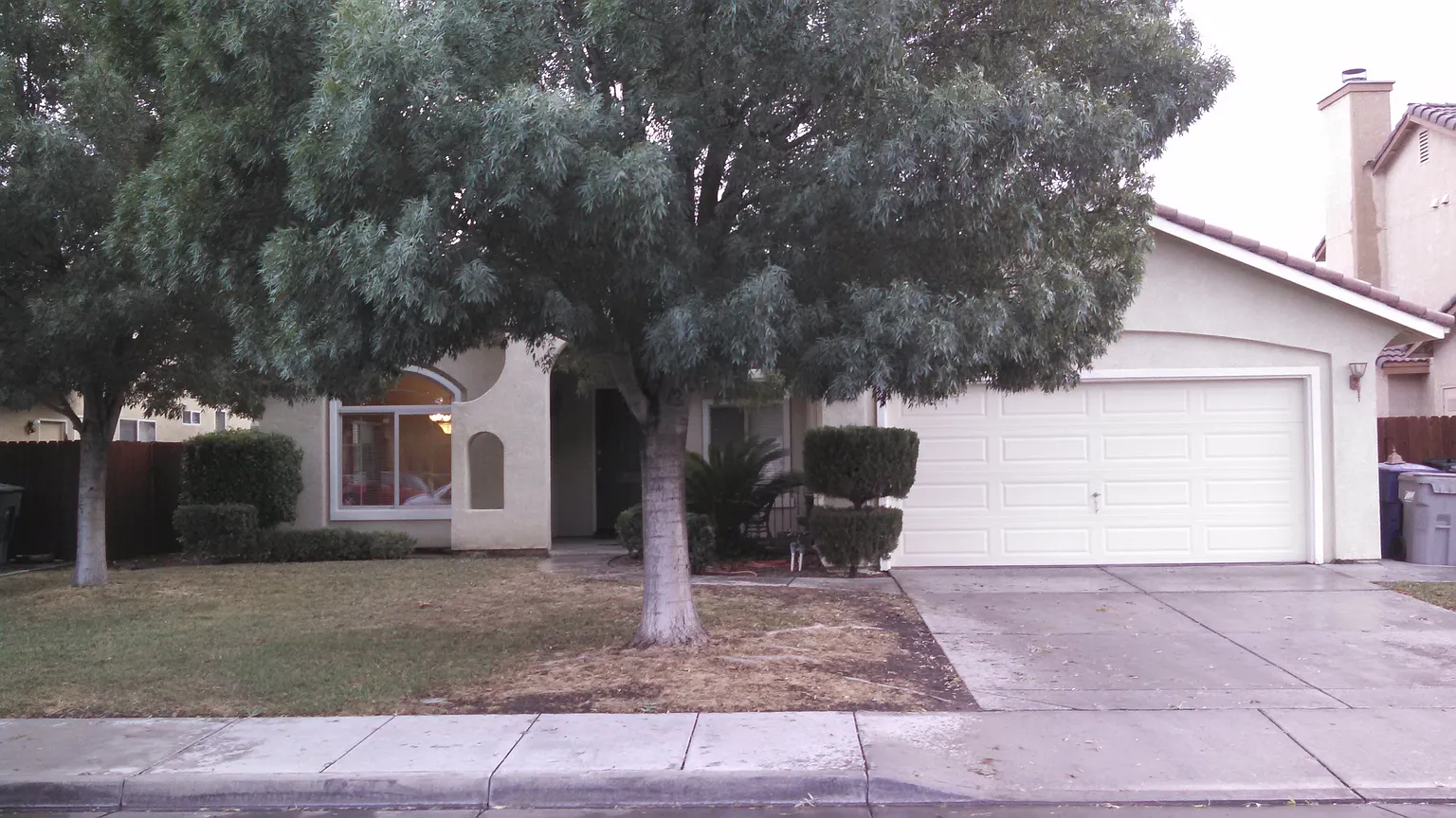 528 Burgundy St photo 1