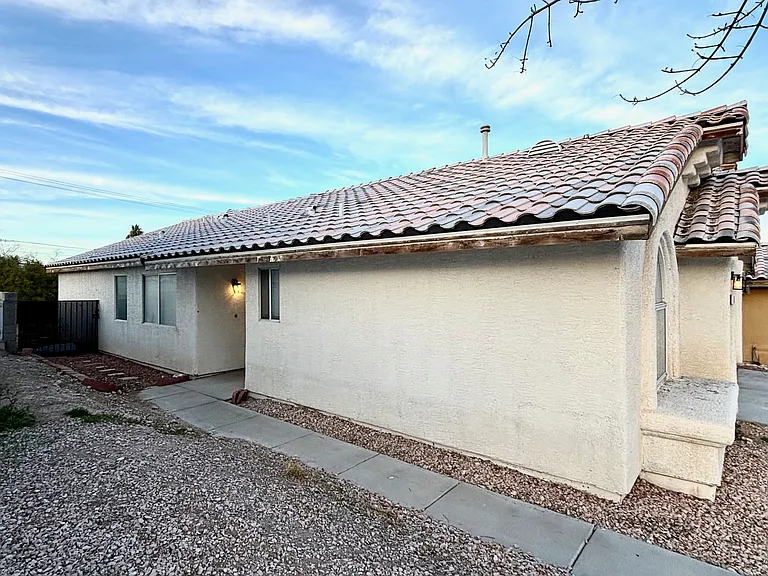 5312 Padua Way — Photo 2