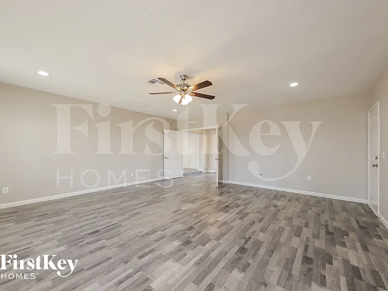 7208 W Montebello Ave — Photo 7