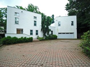 2 Old Mill Rd, North Caldwell, NJ 07006