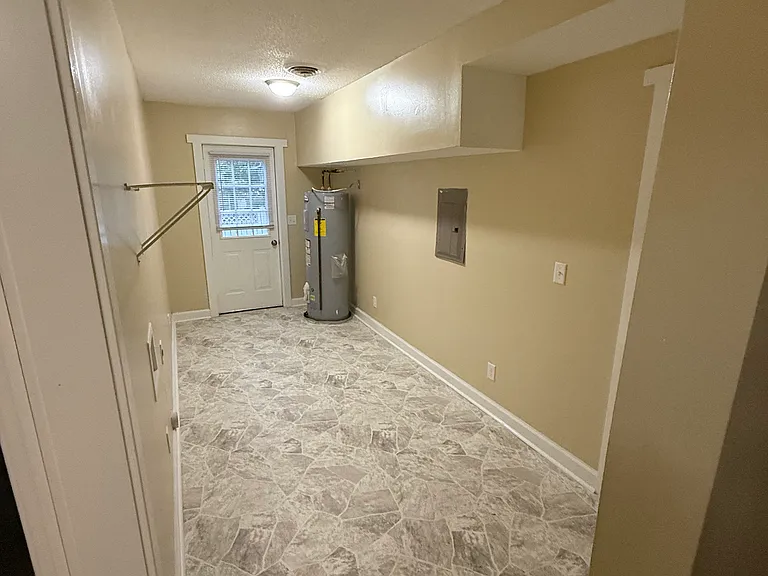 113 S Lynn St — Photo 26