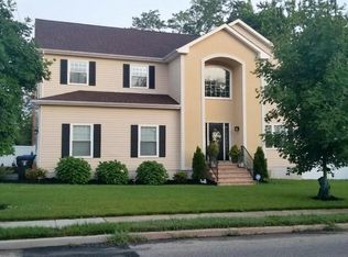 334 East Rd, Belford, NJ 07718