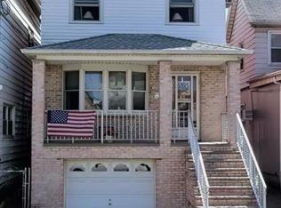 82 W 54th St, Bayonne, NJ 07002