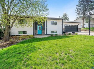 202 Bonnies Cir, Baltic, SD 57003