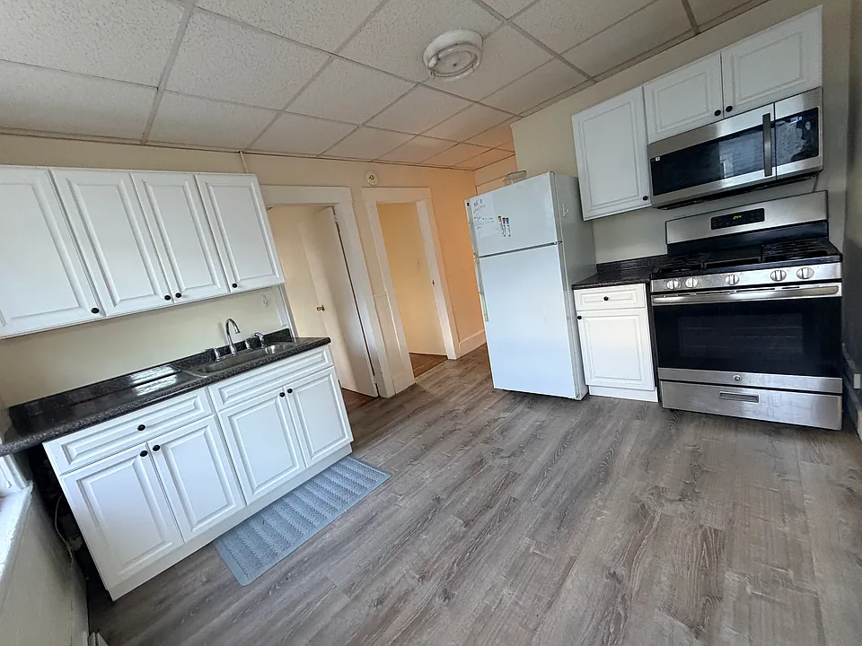 138 Hampshire St #3A
