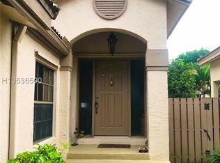 10340 NW 17th Pl, Plantation, FL 33322