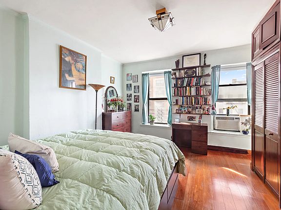 3rd image of 113 W 96th St APT 9