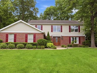 2 Deerfield Ln, Charleston, IL, 61920