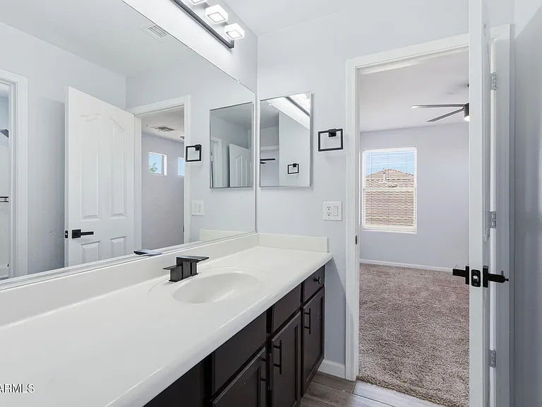 11402 W Alvarado Rd — Photo 35