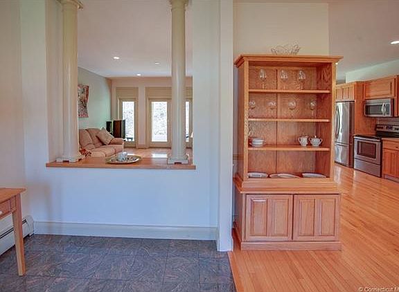 Handsome granite foyer gree...