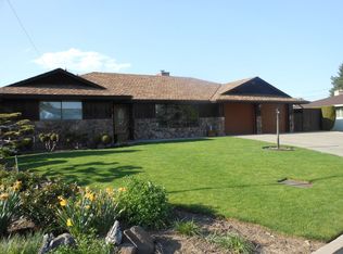 1404 Bonnie Ln, Toppenish, WA 98948