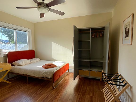 The bedroom available for rent. Double bed, memory foam mattress bought in May 2026.