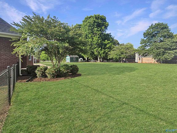 3rd image of 142 Singletree Dr