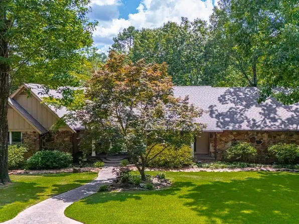 15 Saint Charles Ct, Little Rock, AR 72211