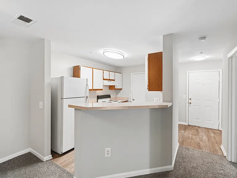 Highland Commons Apartments — Photo 23