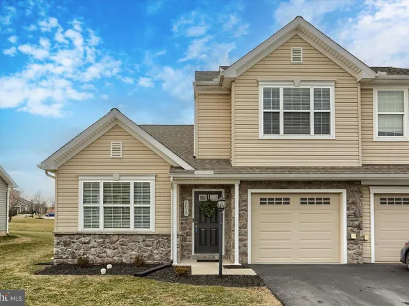 2629 Brownstone Dr, Dover, PA 17315
