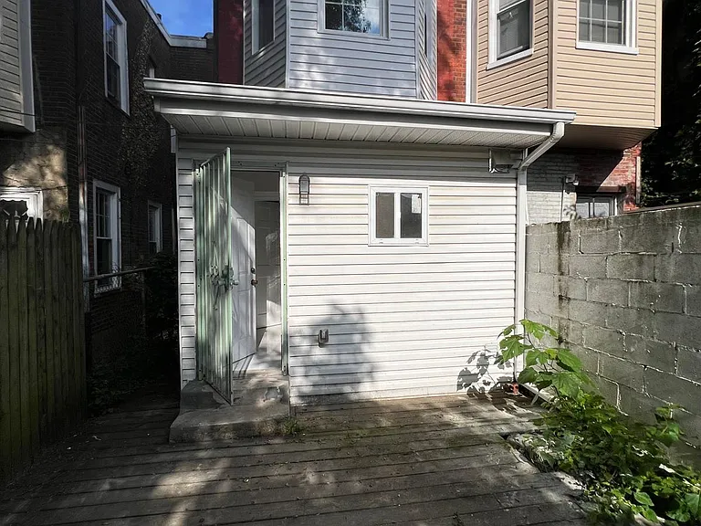 669 N Brooklyn St — Photo 26