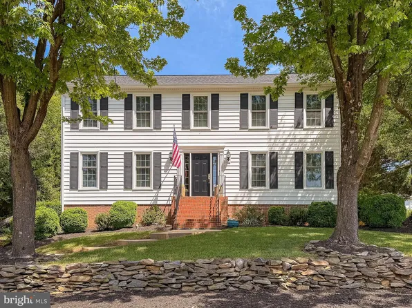 10 N Pointe Dr, Falmouth, VA 22405