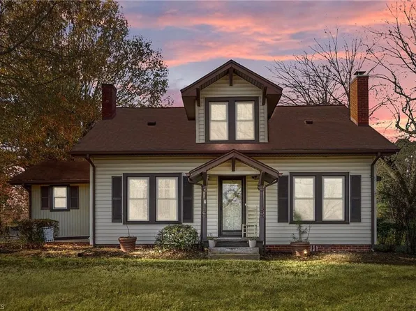 7384 Walnut Cove Rd, Walnut Cove, NC 27052