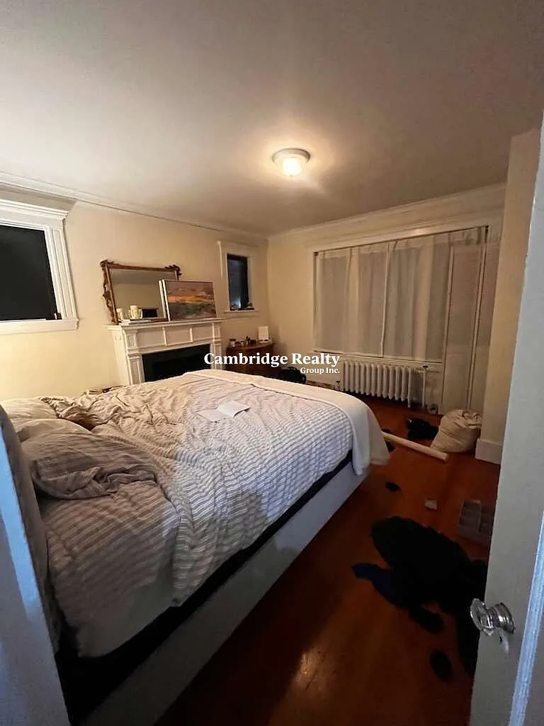 3 bed, 1.0 bath, $5,500 — Photo 2