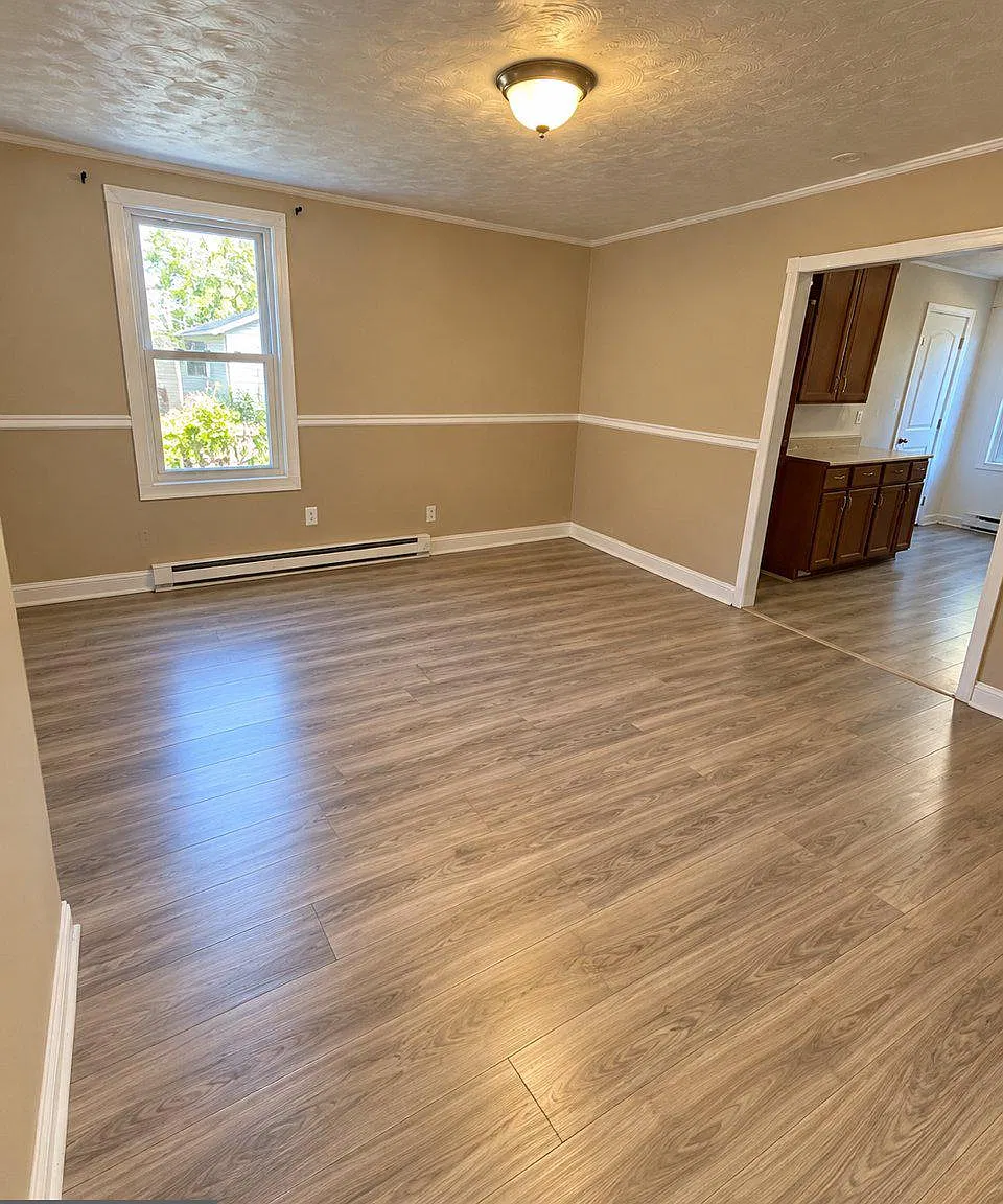 2 bed, 1.0 bath, 1660 sqft, $1,450 — Photo 3