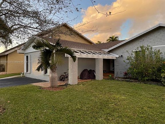 4th image of 9330 NW 33rd Pl