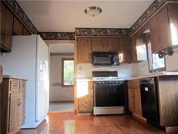 4th image of 13045 S McDaniels Ct