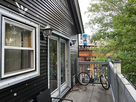 4th image of 2854 W Belden Ave