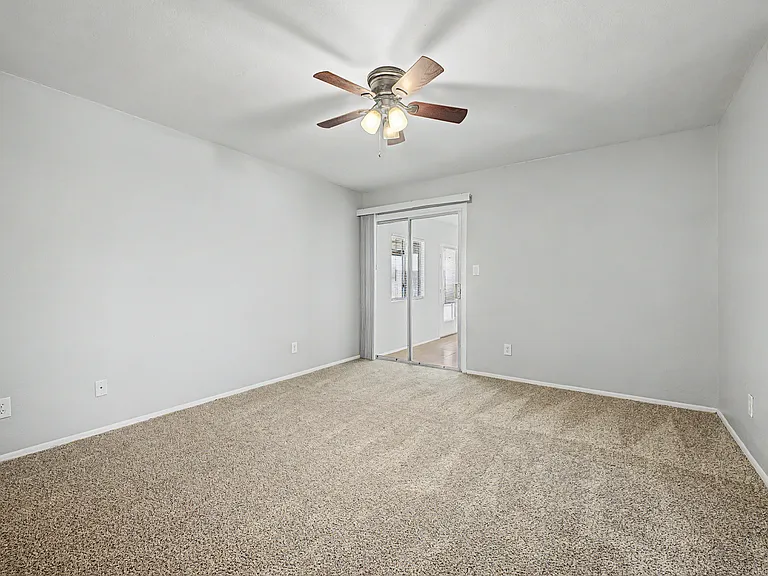 Primary bedroom access to AZ room
