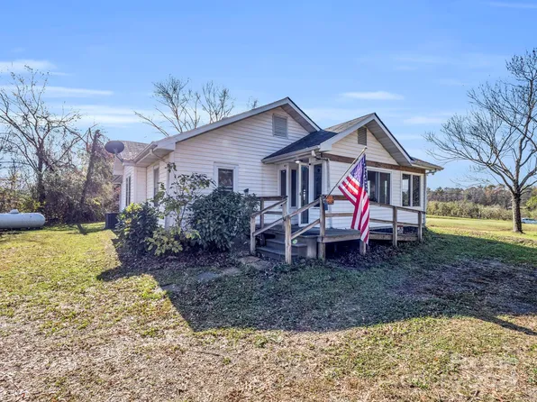 985 Staton Rd, Flat Rock, NC 28731