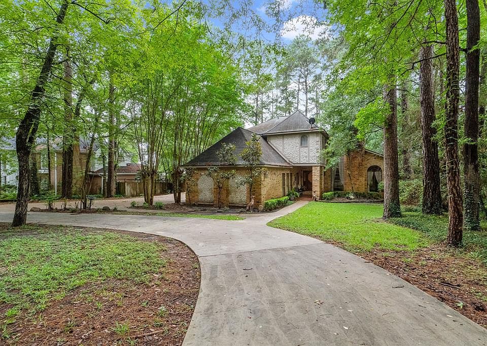 1st image of 40 Village Hill Dr