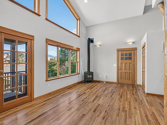 4th image of 470 Beach St