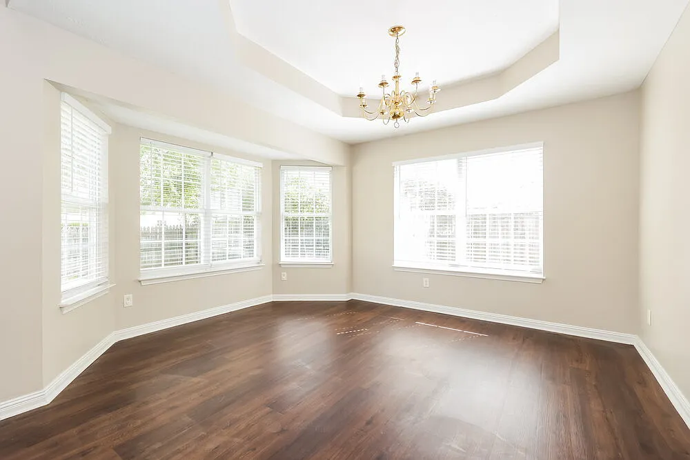 4 bed, 2.0 bath, 2250 sqft, $2,165 — Photo 4