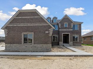 19266 Thompson Dr, Macomb, MI 48042