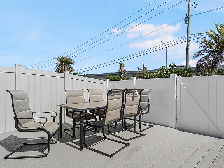 7482 Shadow Lake Dr — Photo 14
