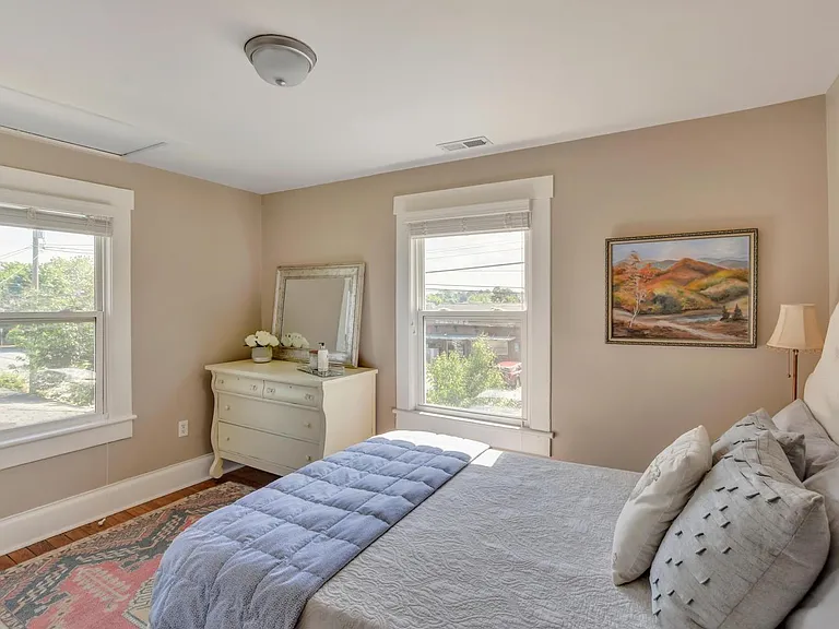 1213 Avon St — Photo 9