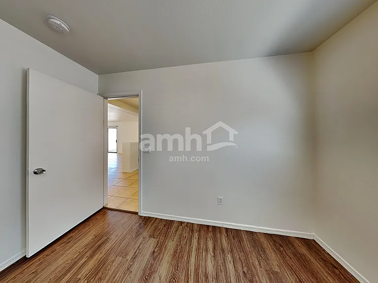 11514 W Bloomfield Rd — Photo 12
