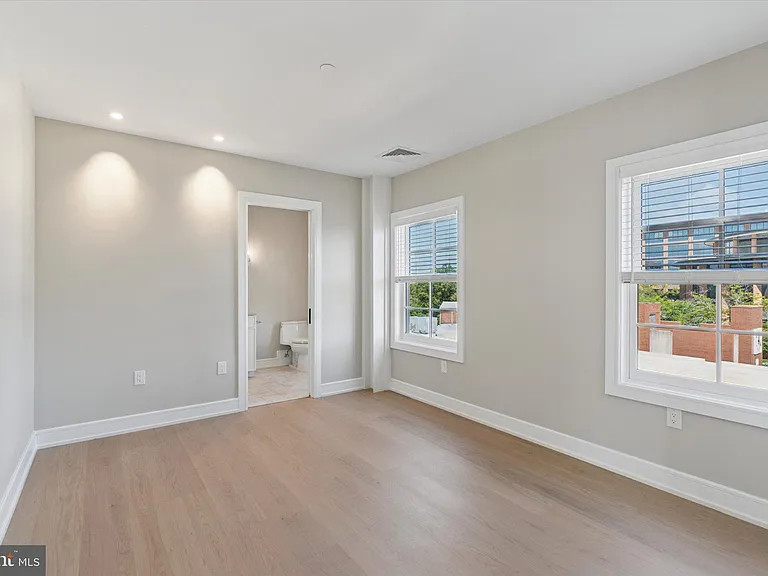 50 N Main St #302 — Photo 24