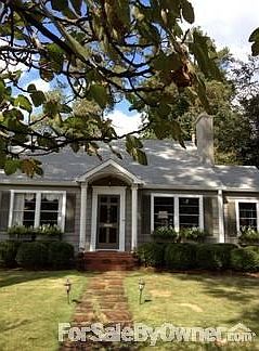 1606 Grove Place
						:
						The most kid-friendly street in Homewood!