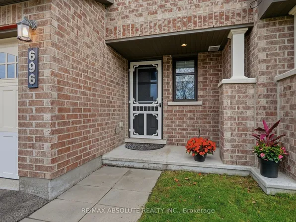 696 Trigoria Cres, Ottawa, ON K4A 1A8