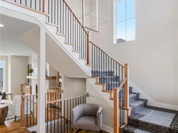 17828 Rainbow Blvd, Overland Park, KS 66085