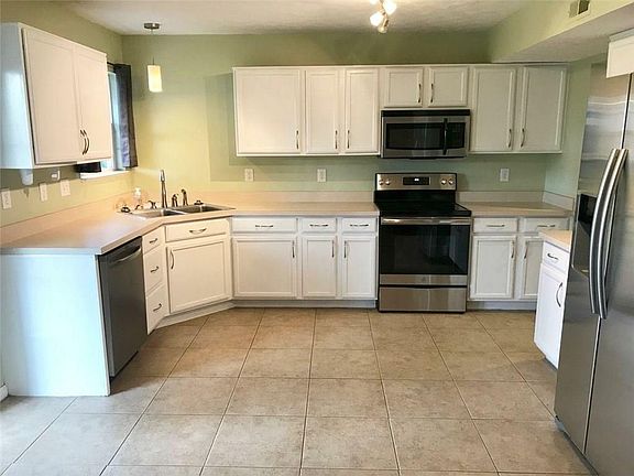 3rd image of 854 Seabreeze Dr
