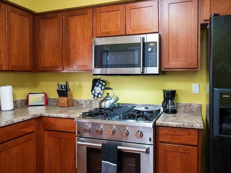 1327 E Pierce St — Photo 29